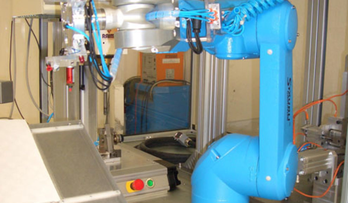 Assemblaggio componenti elettronici