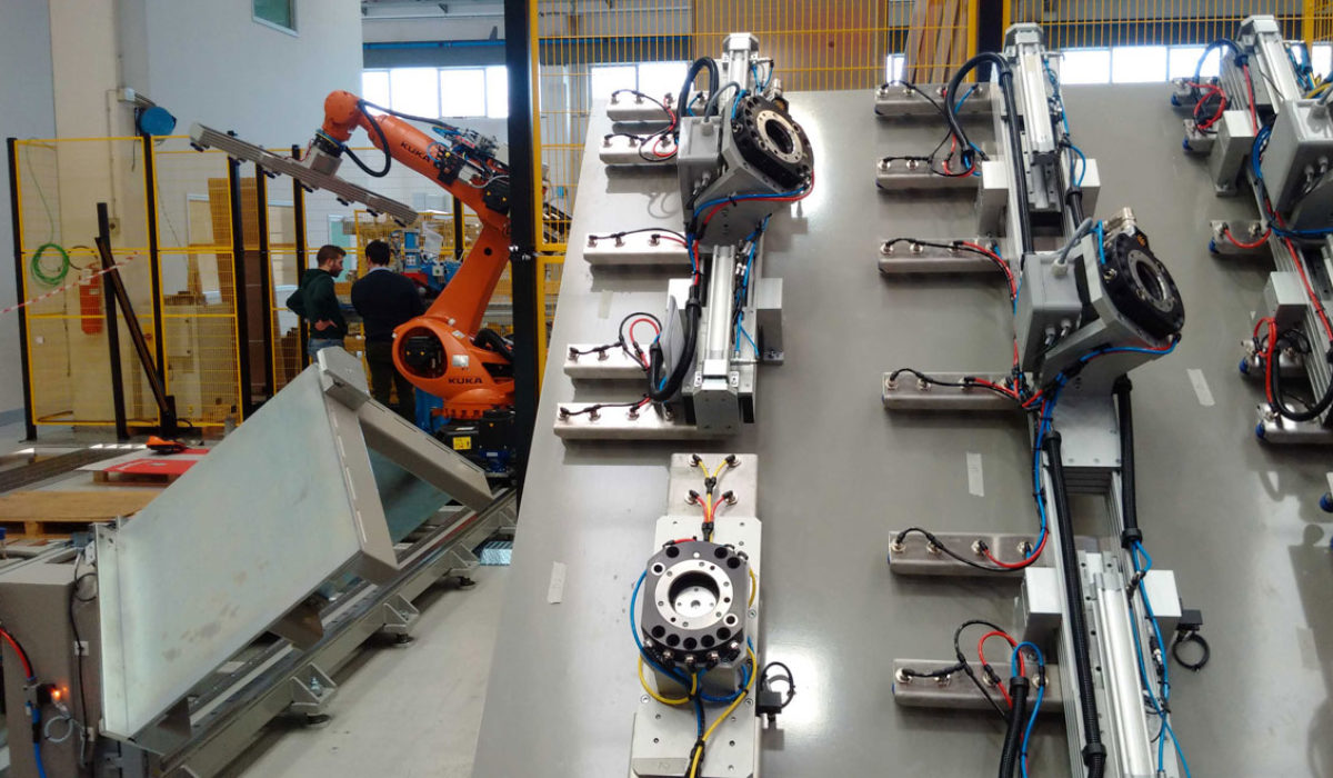 Dettaglio cambio prese lavorazione condotti barre