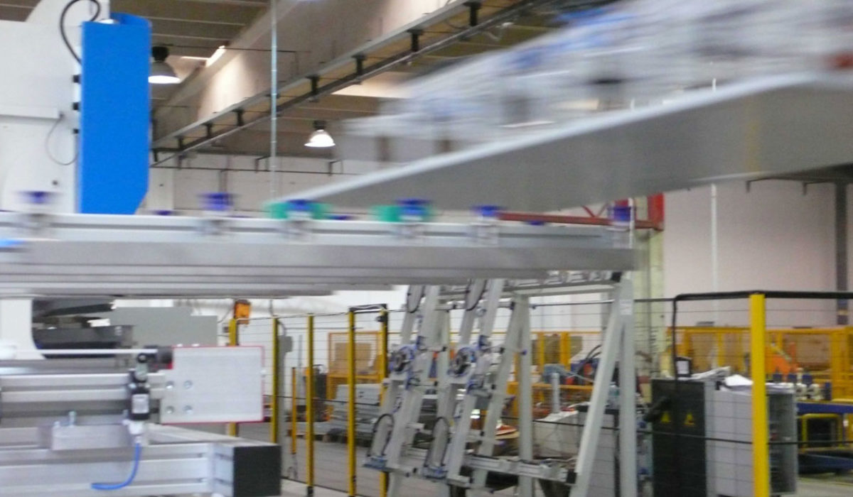 Dettaglio impianto lavorazione porte tagliafuoco