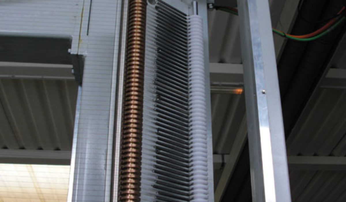 Dettaglio taglierina magazzino fili