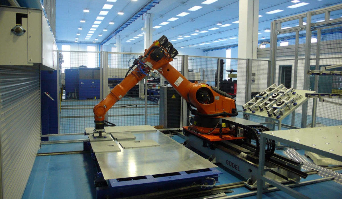 Prelievo e carico pannellatrice RAS