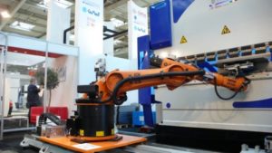 OTTOBRE 2010 FIERA EUROBLECH A HANNOVER DAL 26 AL 30(cella robotizzata di piegatura)