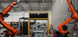 due braccia robotiche a lavoro